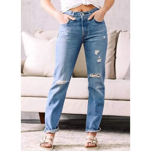 LEVI'S 501 High Rise Distressed Straight Jeans in Athens Crown Size 26 - Picture 1 of 9